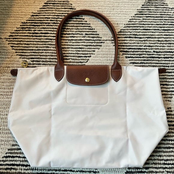 Longchamp Handbags - Longchamp Le Pliage Tote